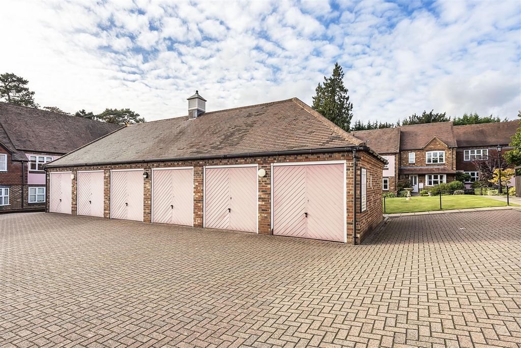 Additional image 8 of 1 bed flat for saleSun Lane, Harpenden AL5