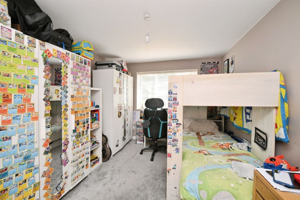 Additional image 10 of 2 bed flat for saleSalisbury Road, Hoddesdon EN11