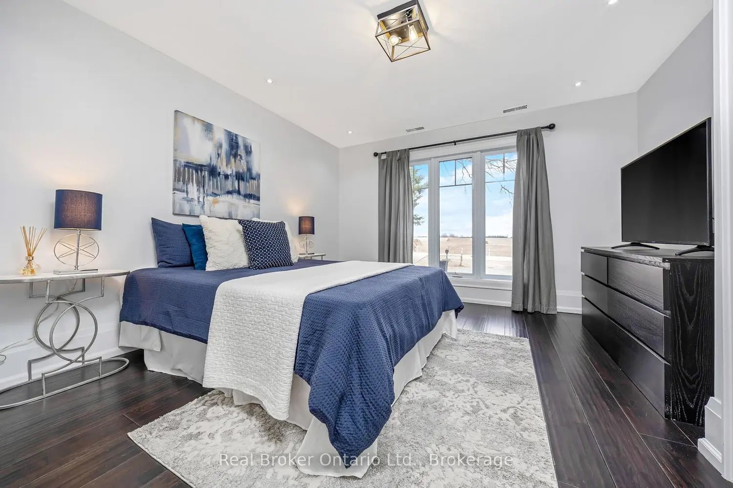 5938 Trafalgar Road photo 4
