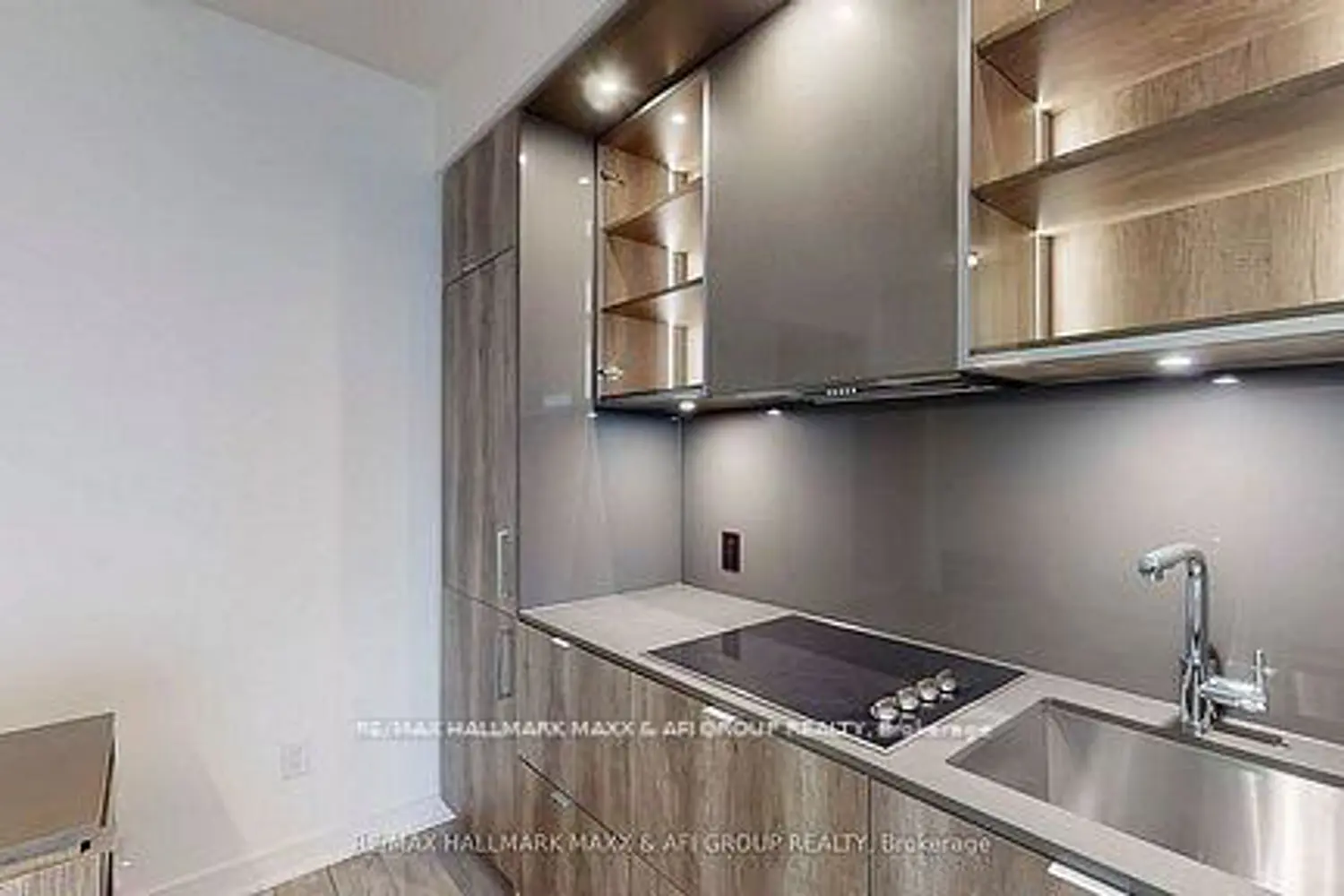 Additional image 8 of 11 Yorkville Avenue 2510