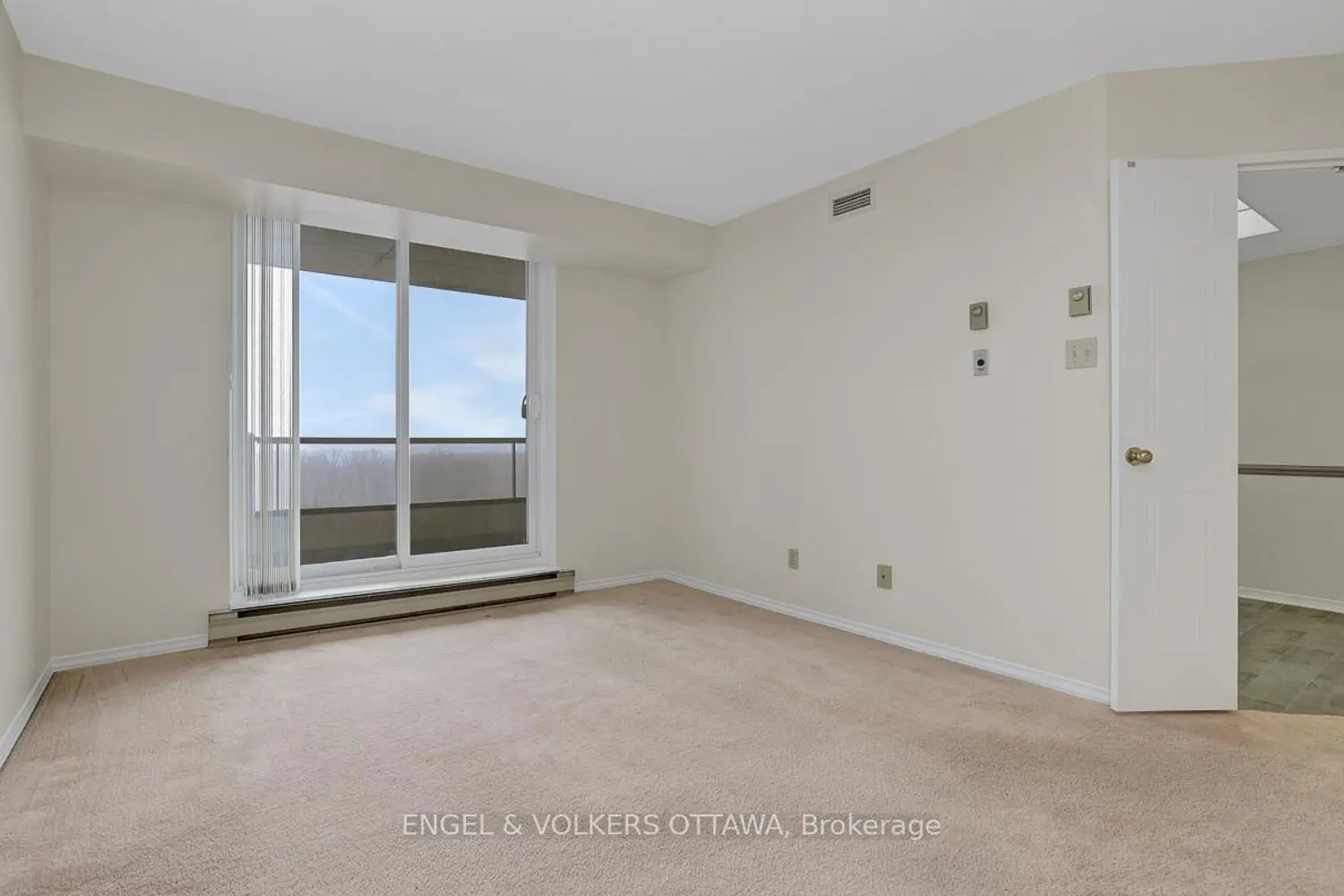 1705 Playfair Drive 1103 photo 5