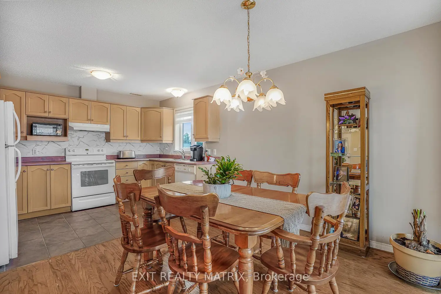Additional image 9 of 669 Spence Avenue 4