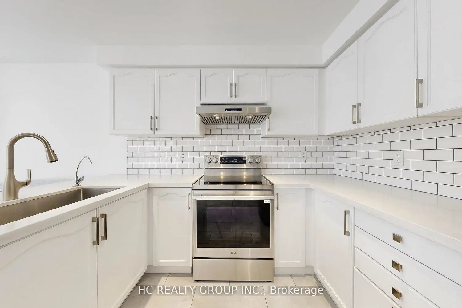 204B Finch Avenue photo 2