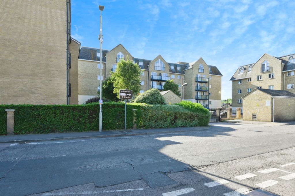 Additional image 16 of 2 bed flat for saleTaverners Way, Hoddesdon EN11