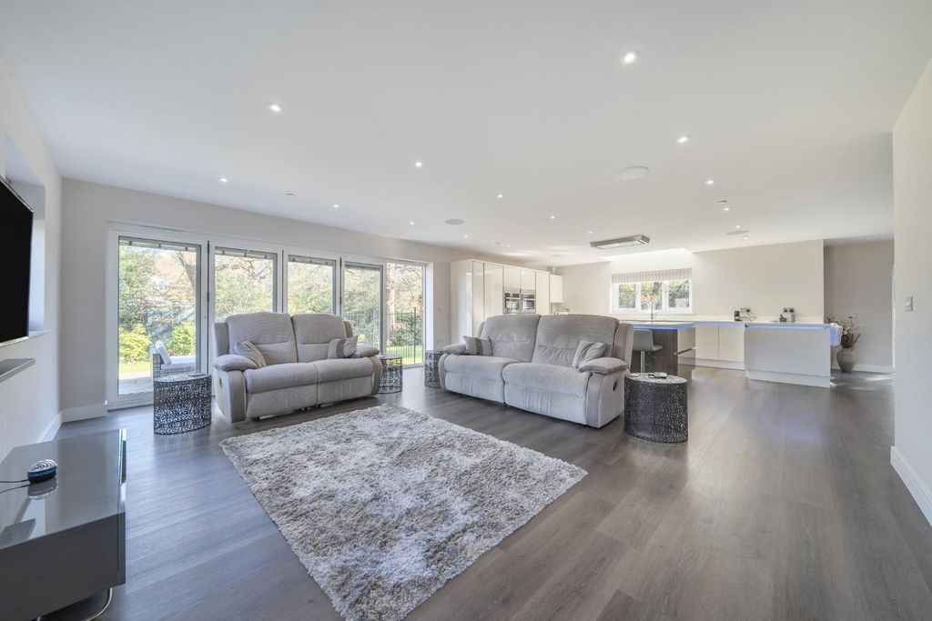 Additional image 12 of 5 bed detached house for saleNorth Close, Havant PO9