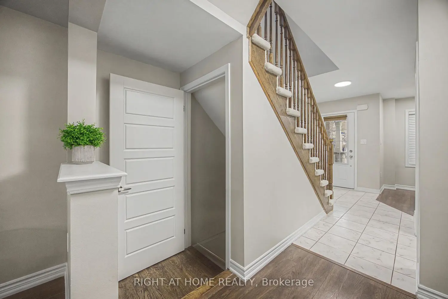 1235 Mulroney Heights photo 4