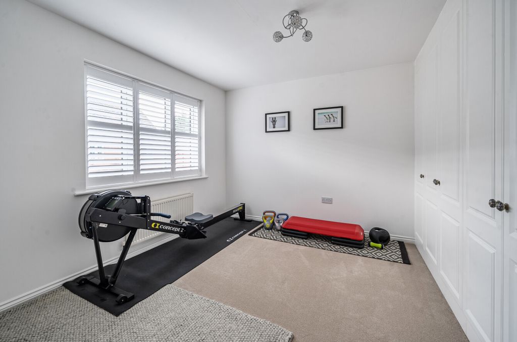 Additional image 23 of 5 bed detached house for saleMyllers Lond, Hook, Hampshire RG27