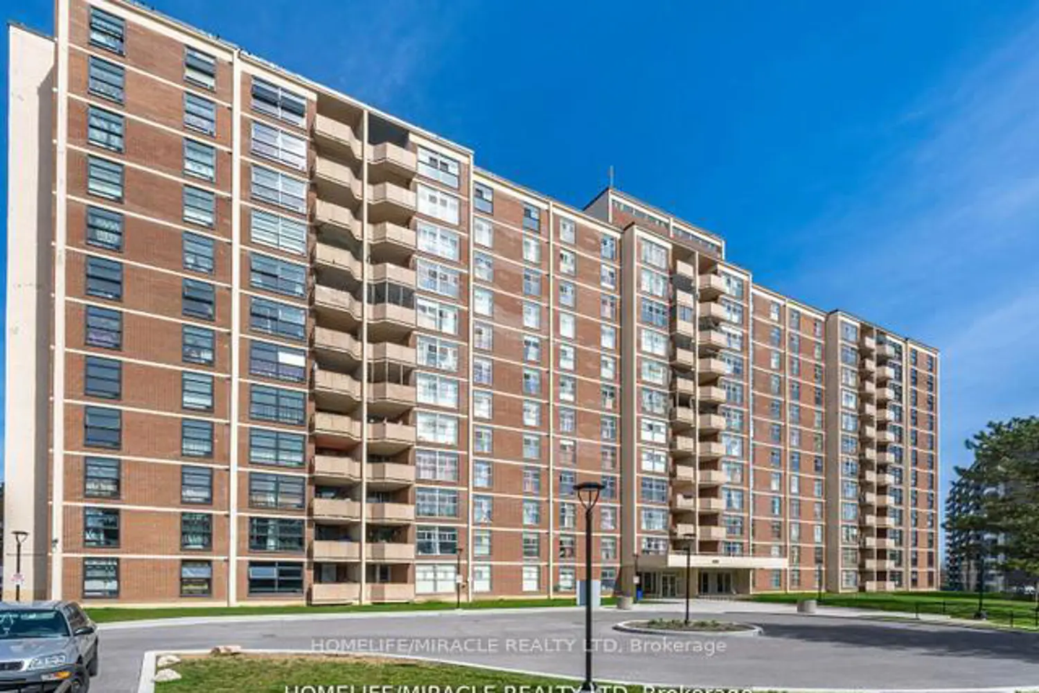 335 Driftwood Avenue 909
