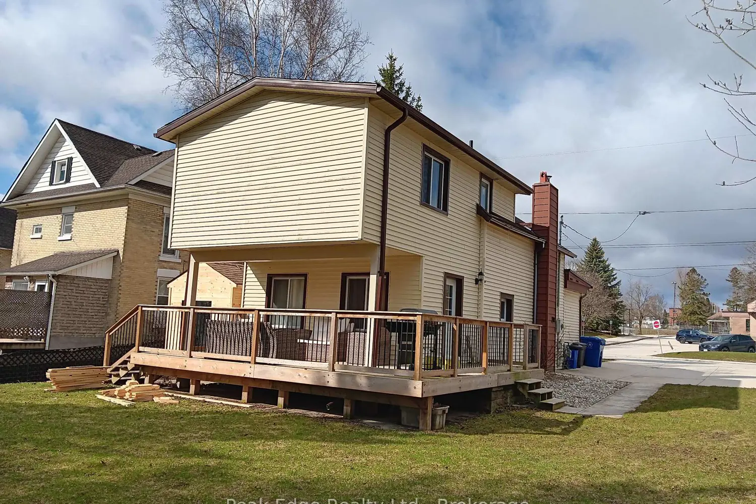 343 10Th Avenue photo 2