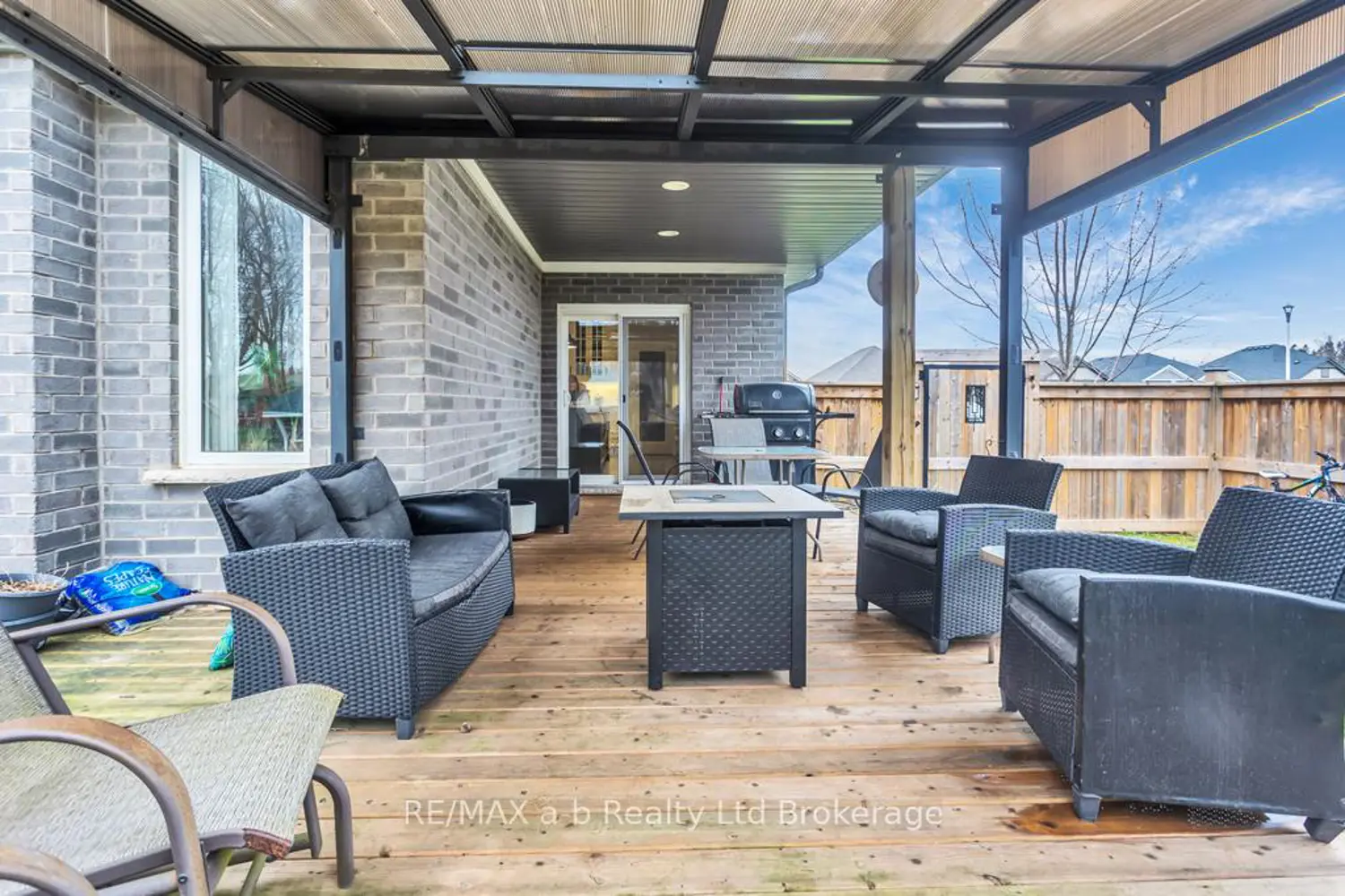 241 Wilson Avenue photo 2