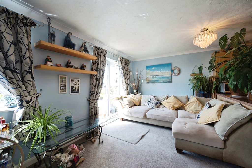 Additional image 2 of 2 bed flat for saleSouthwood Road, Hayling Island, Hampshire PO11