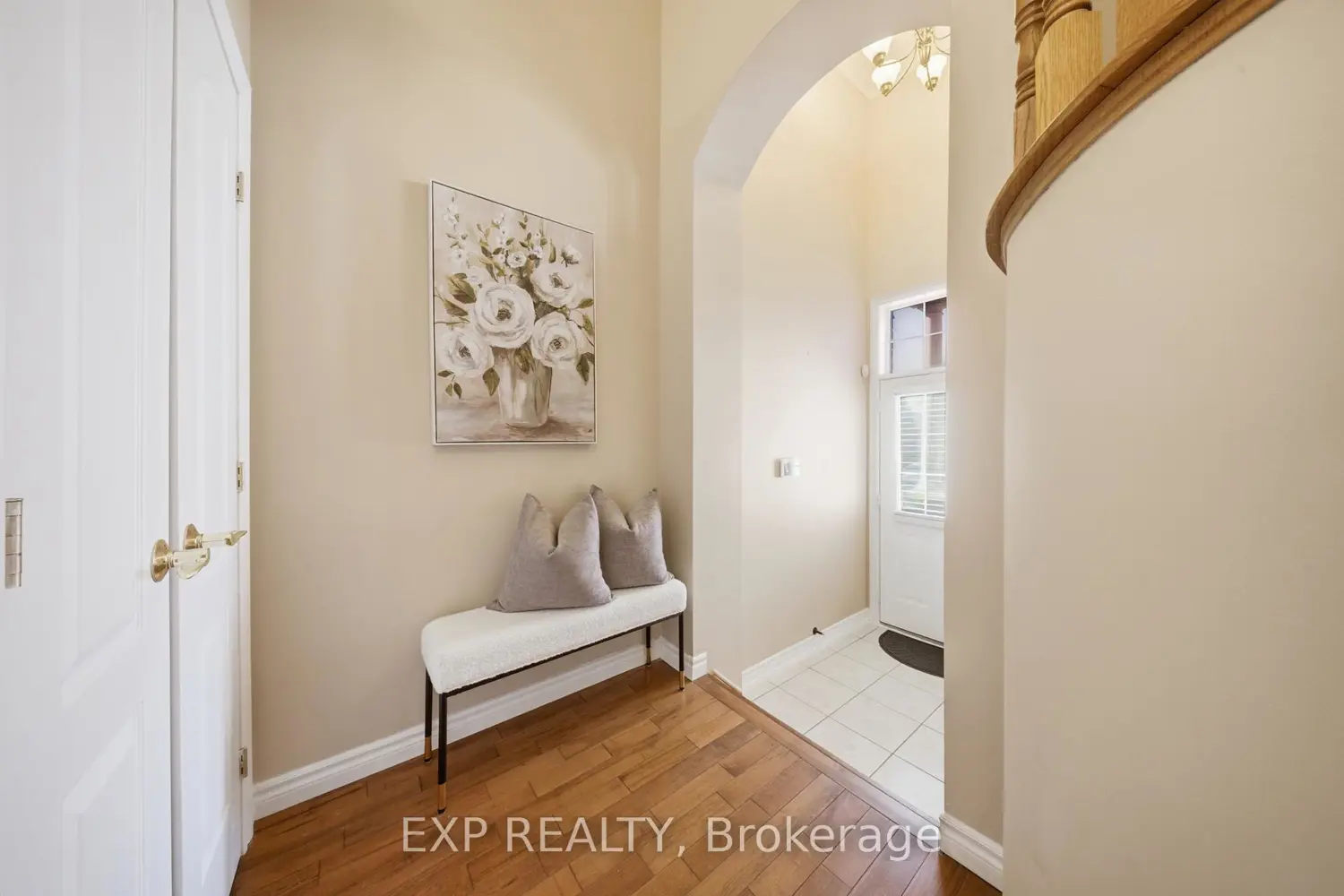 2305 Newcastle Crescent photo 3