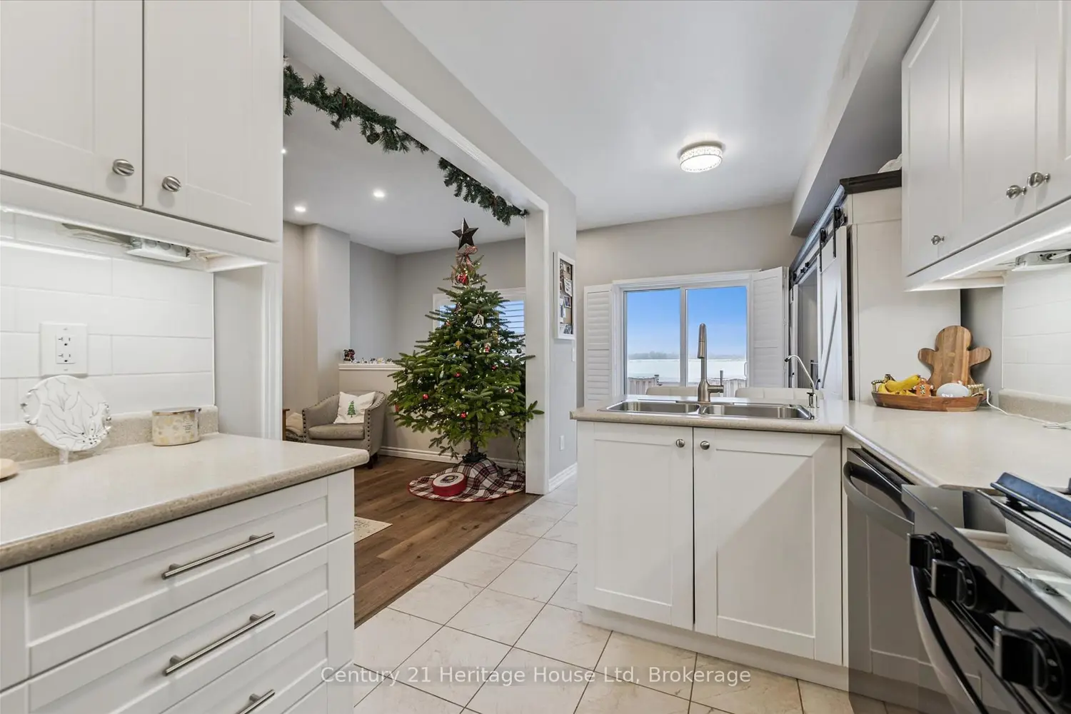 73 Courtney Street photo 3