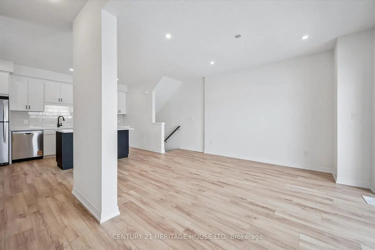 525 Erinbrook Drive C061 photo 2