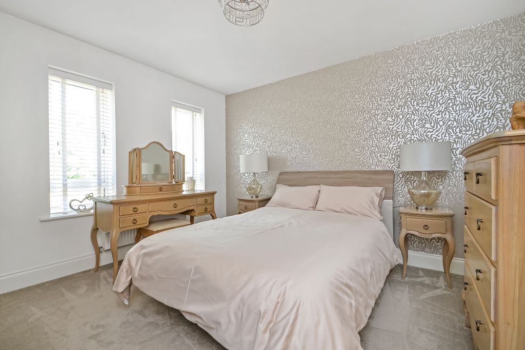 Additional image 12 of 5 bed detached house for saleBedhampton, Hampshire PO9