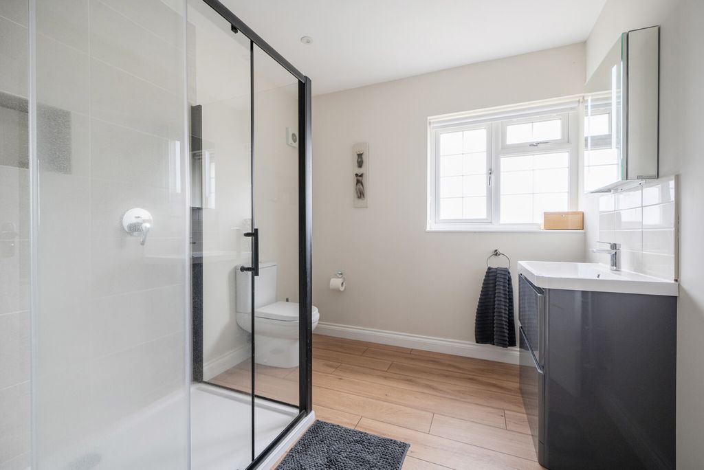 Additional image 19 of 6 bed detached house for saleGreys Road, Henley-On-Thames, Oxfordshire RG9