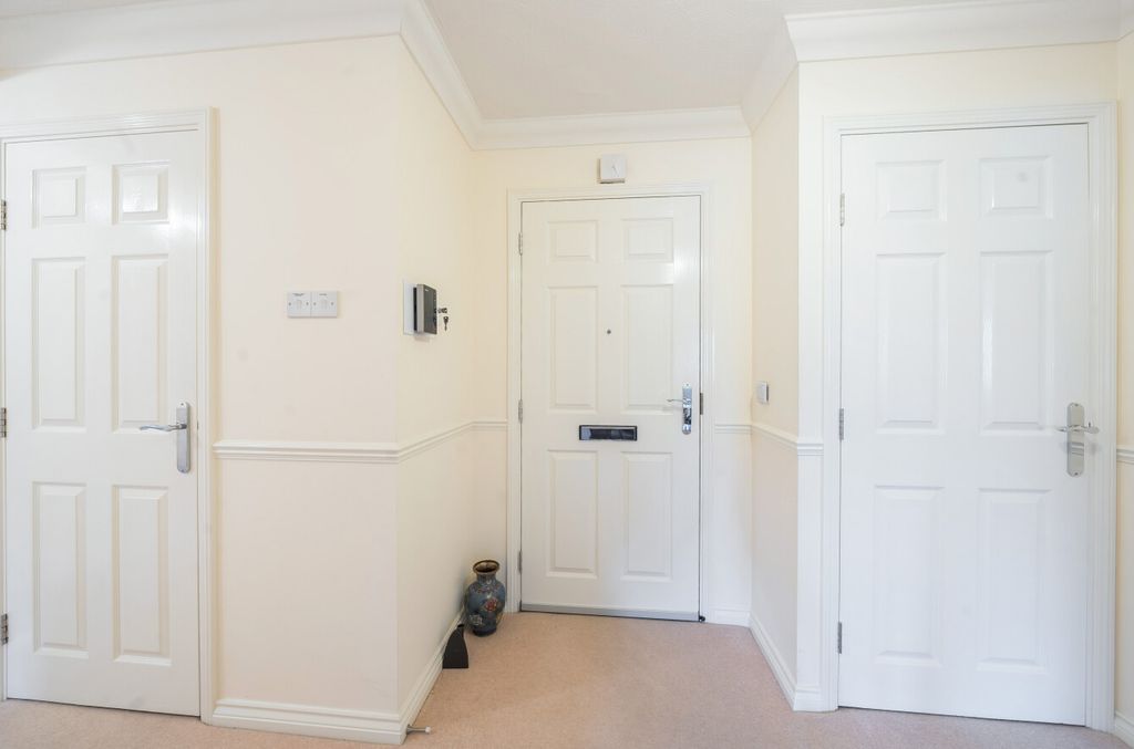 Additional image 11 of 2 bed flat for saleHindhead, Surrey GU26