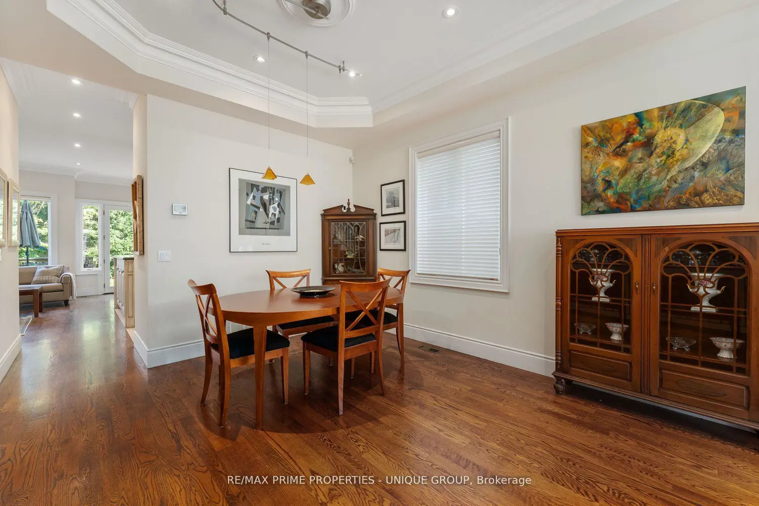 276 Greenfield Avenue photo 3