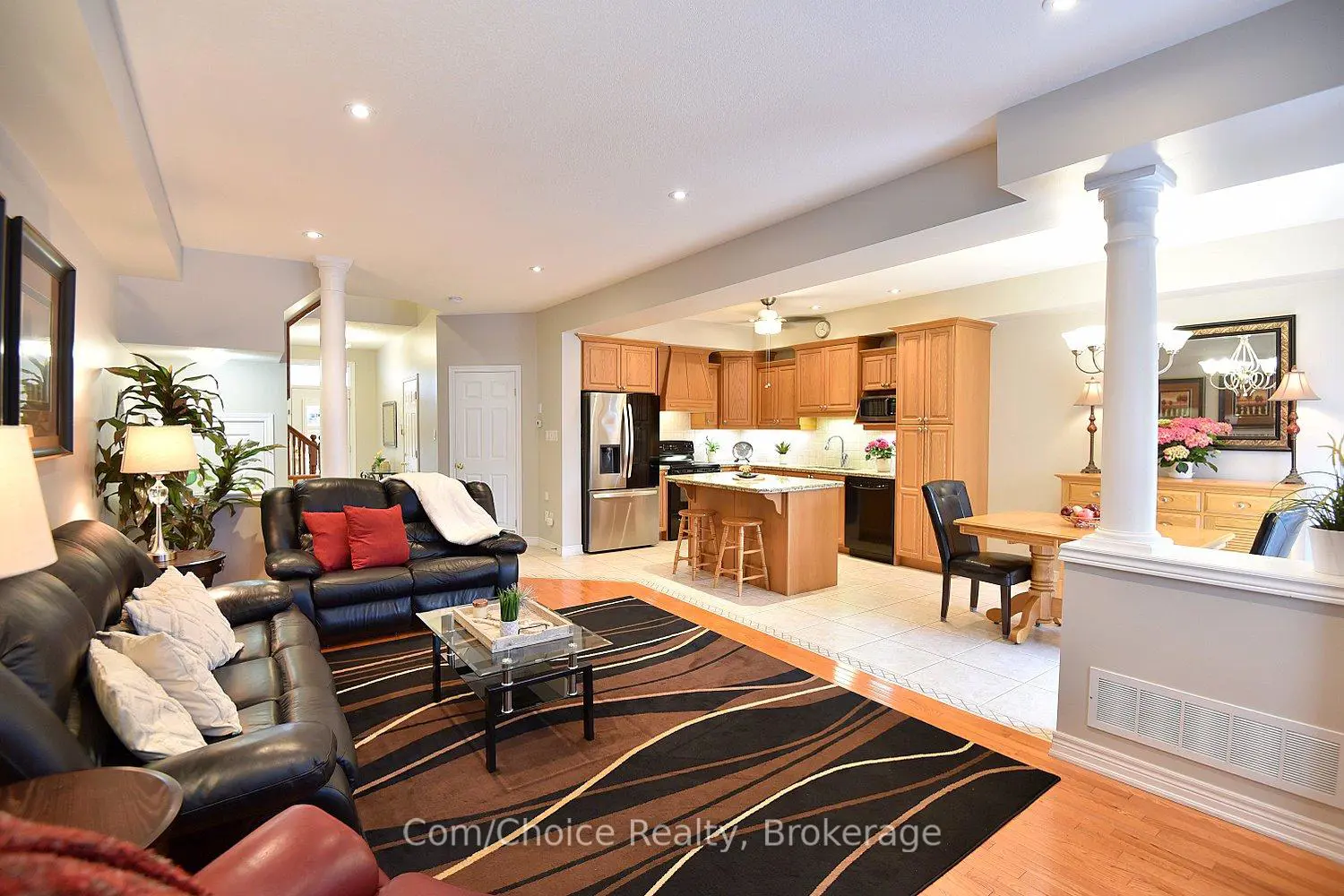 100 Newcombe Road photo 4