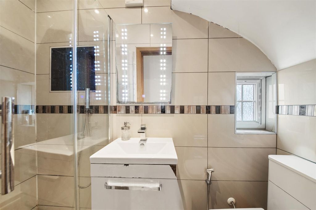 Additional image 14 of 5 bed semi-detached house for saleGrange Road, Hayes UB3