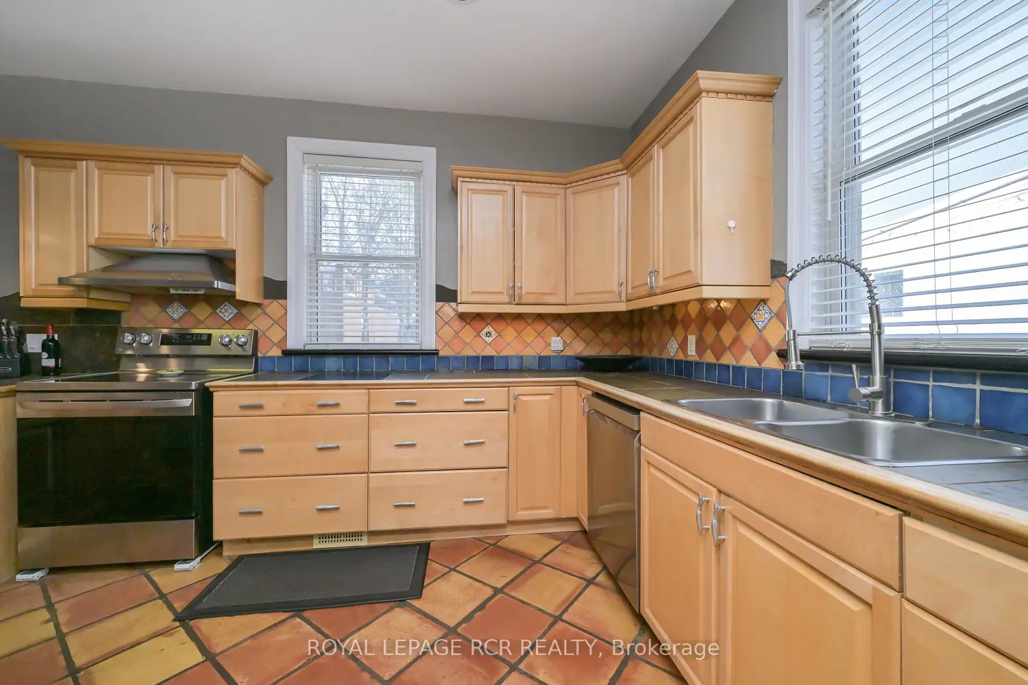 48 Townline photo 3