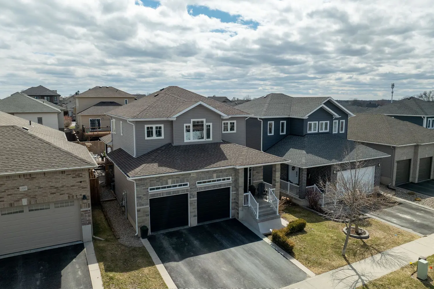 1298 Carfa Crescent