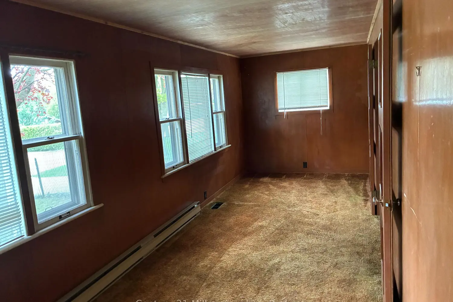 897 Mcdonald Avenue photo 2