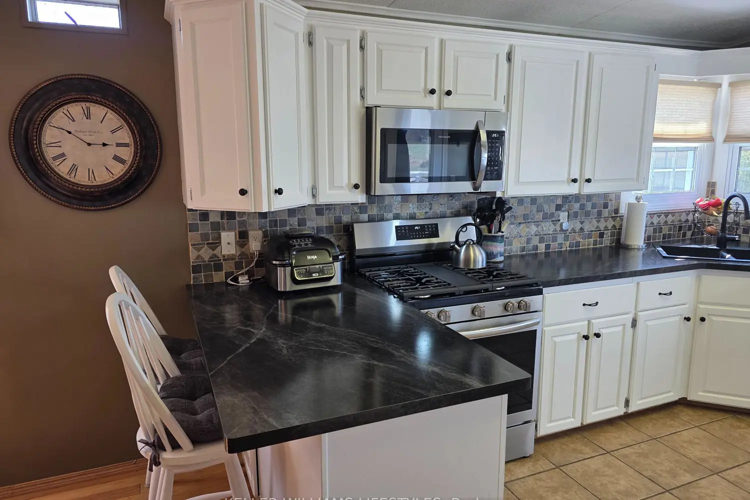 142 Sandbagger Crescent photo 4