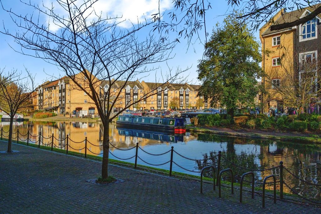 Additional image 15 of 2 bed flat for saleStationers Place, Hemel Hempstead HP3