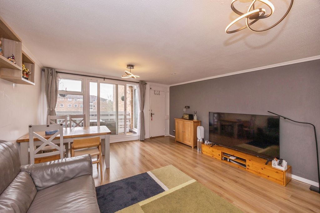 Additional image 7 of 3 bed flat for saleChidham Close, Havant, Hampshire PO9