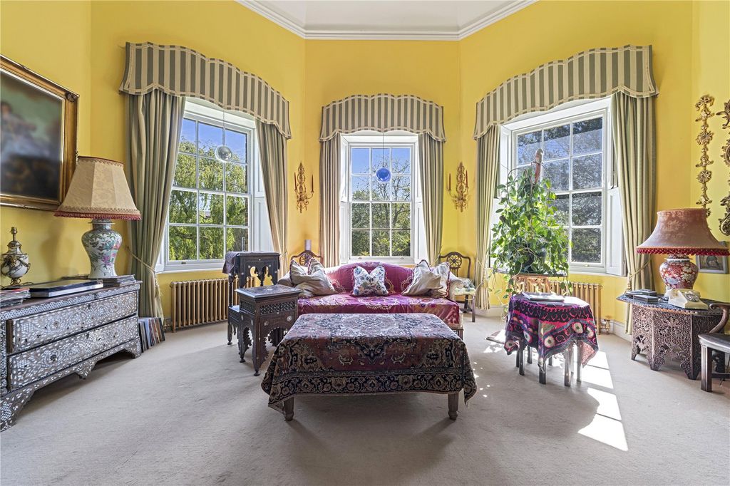 Additional image 3 of 2 bed flat for saleGarricks Villa, Hampton Court Road, Hampton, Middlesex TW12