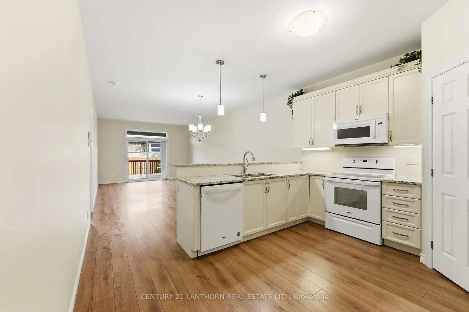 50 Covington Crescent photo 3