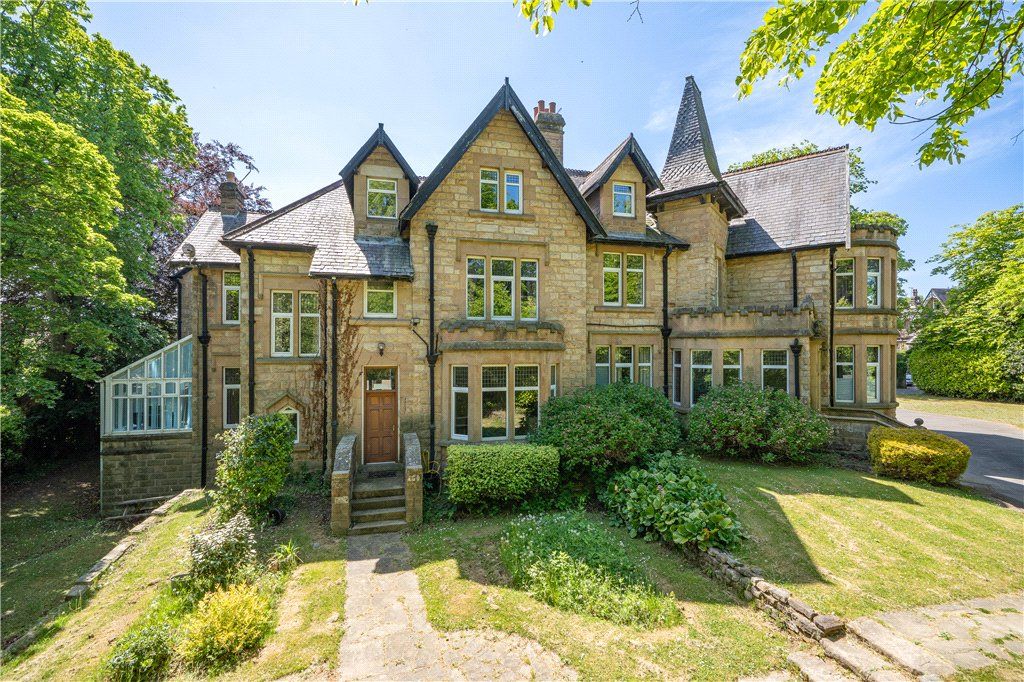 35 bed detached house for saleYork Road, Harrogate, North Yorkshire HG1 photo 2