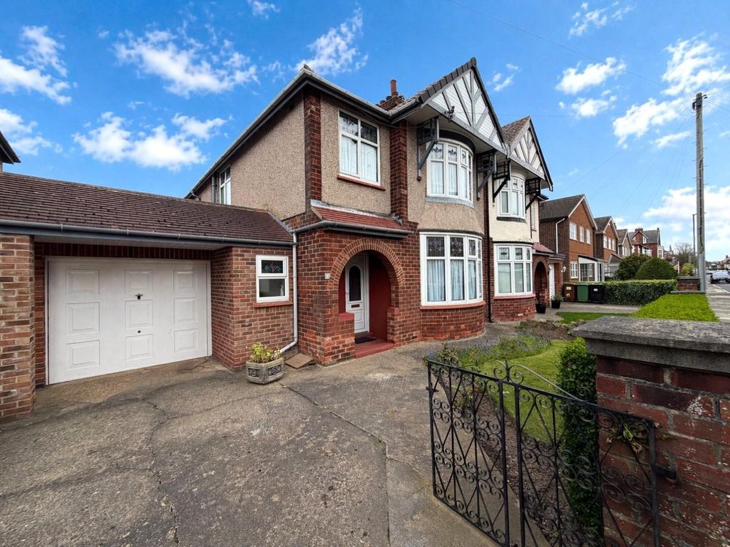 3 bed semi-detached house for saleLinden Grove, Hartlepool TS26