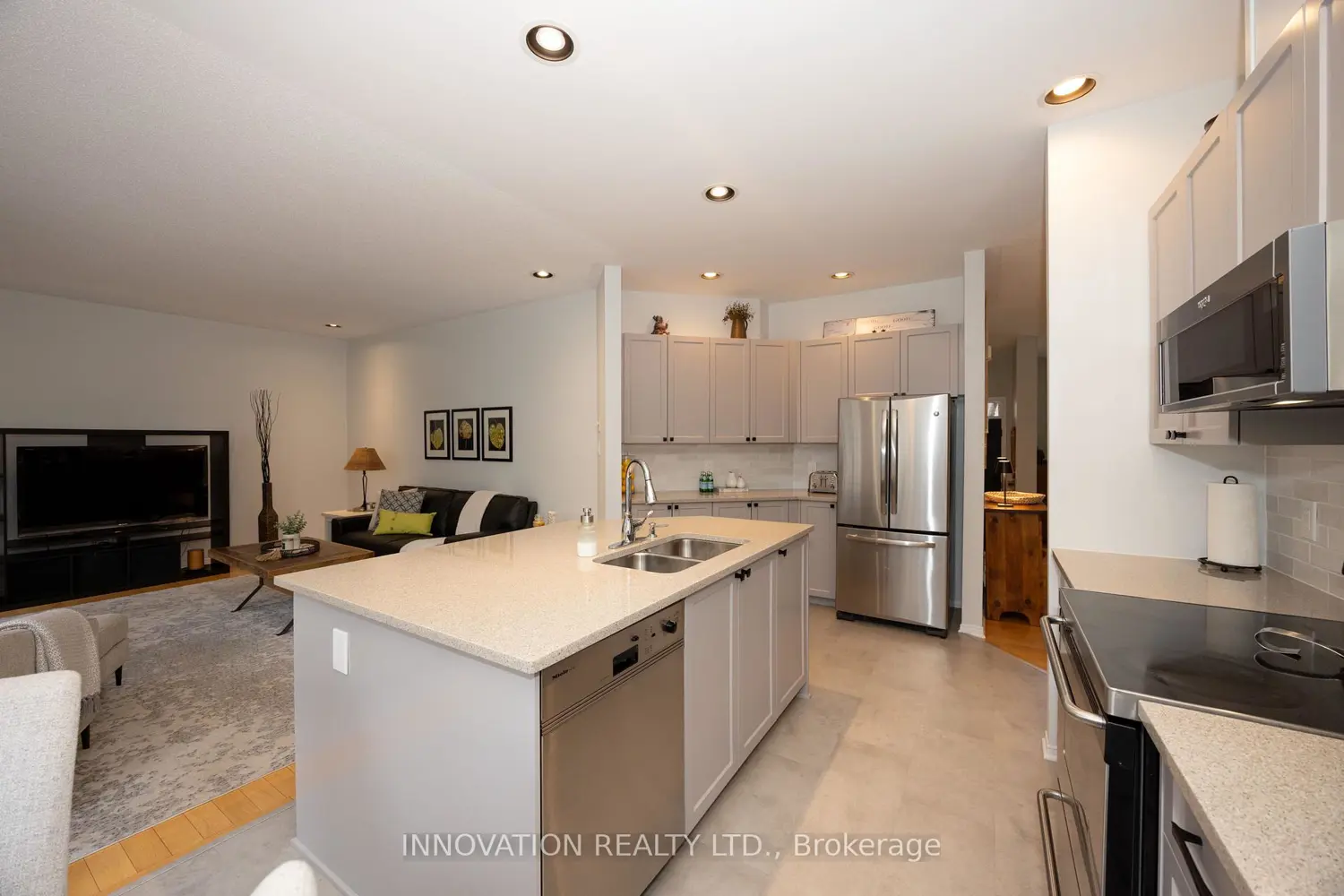 15 Whithorn Avenue photo 2