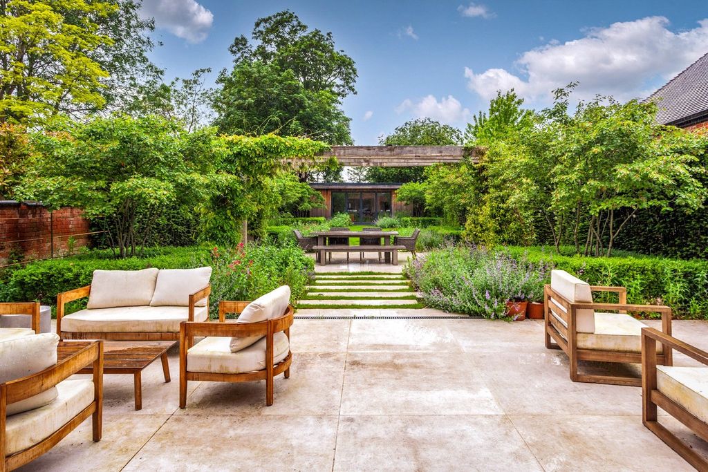 Additional image 12 of 4 bed detached house for saleNorman Avenue, Henley-On-Thames, Oxfordshire RG9