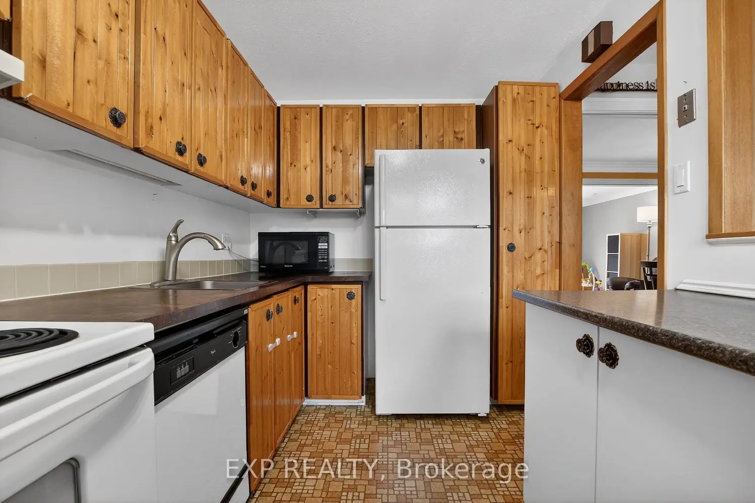 Additional image 7 of 42F Benlea Drive 70