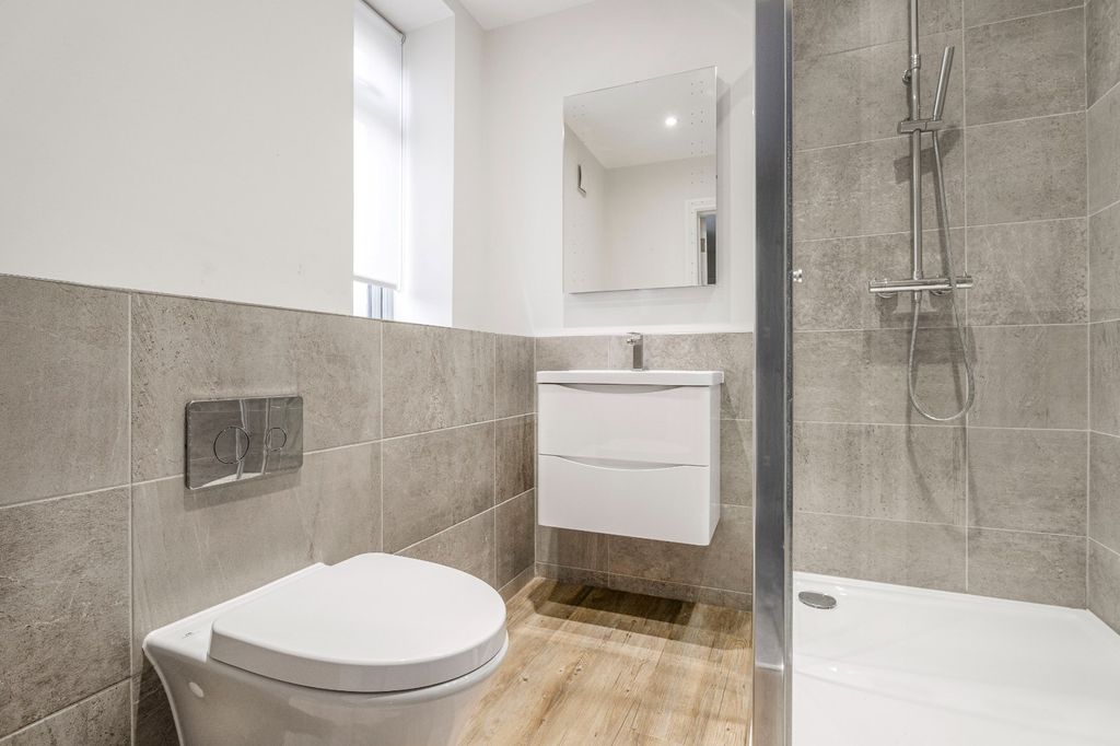 Additional image 7 of 2 bed flat for saleArden Grove, Harpenden AL5
