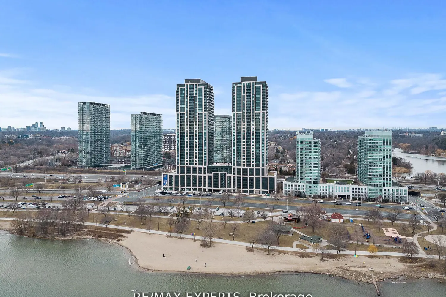 1926 Lake Shore Boulevard 2512 photo 2
