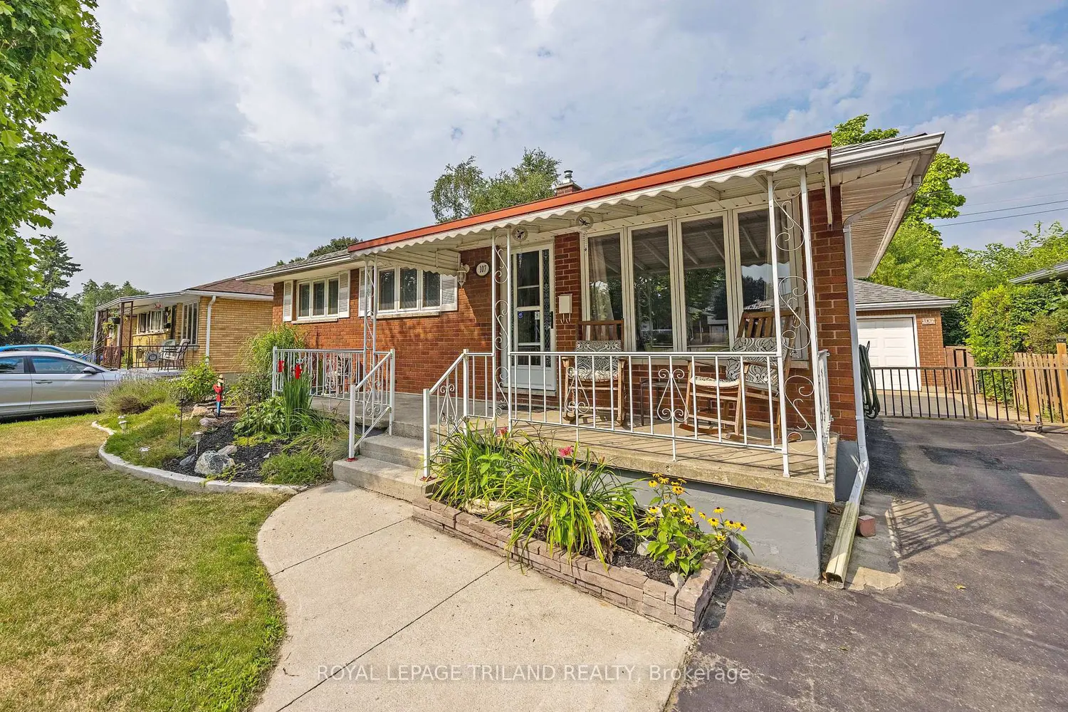 107 Susan Avenue photo 3