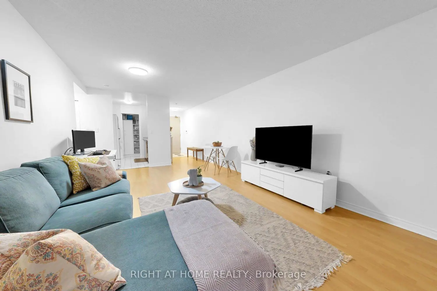 Additional image 7 of 2100 John Street 216