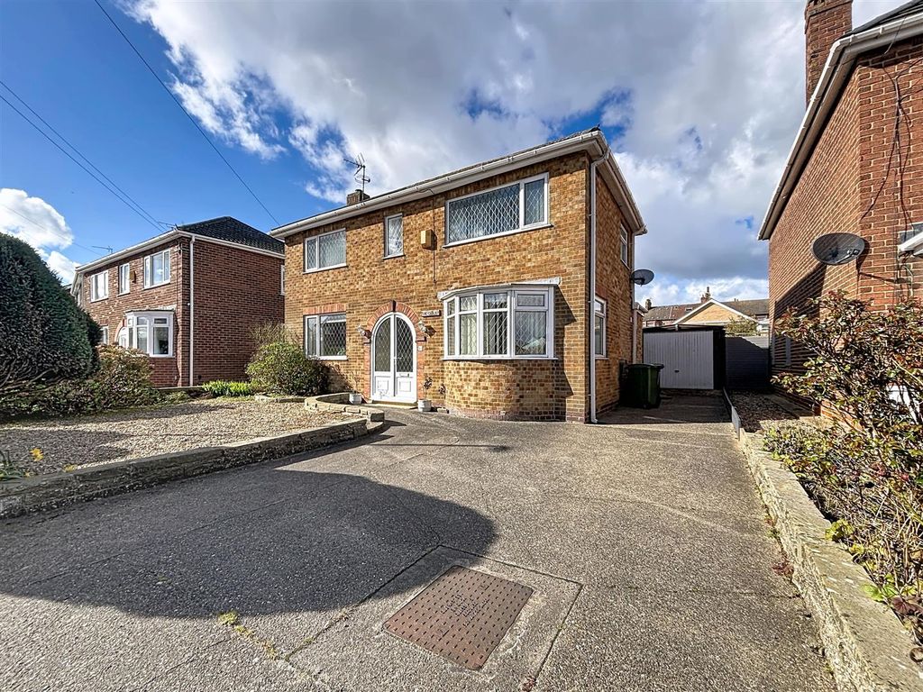 3 bed detached house for saleClifton Street, Hornsea HU18