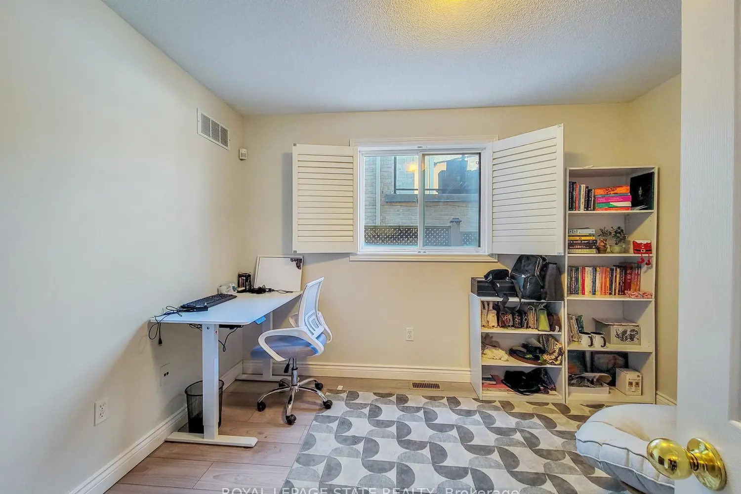 86 Margaret Avenue photo 5