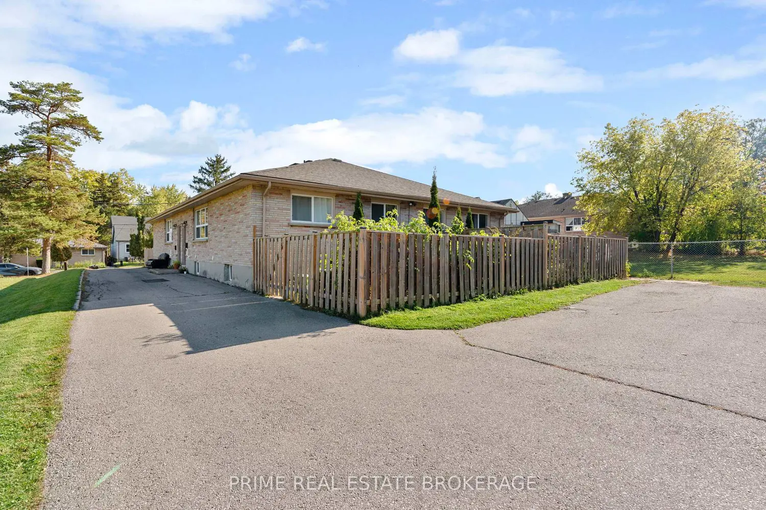 231 Greenwood Avenue photo 4