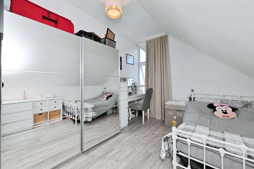 Additional image 10 of 2 bed flat for saleTaverners Way, Hoddesdon EN11