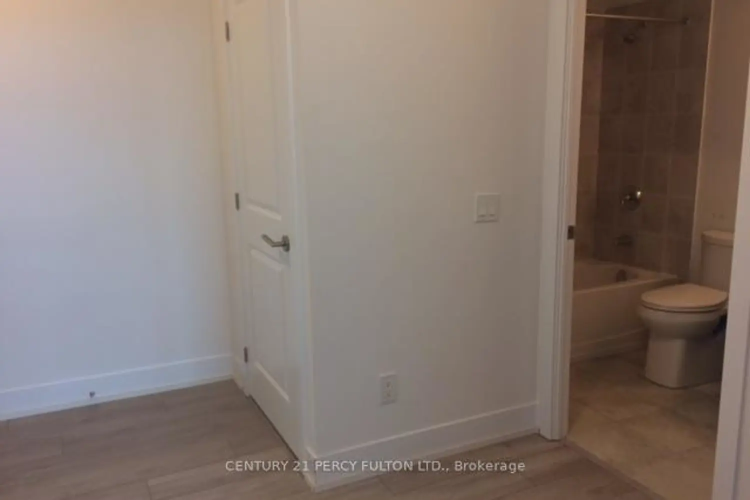 Additional image 19 of 1215 Bayly Street 1409