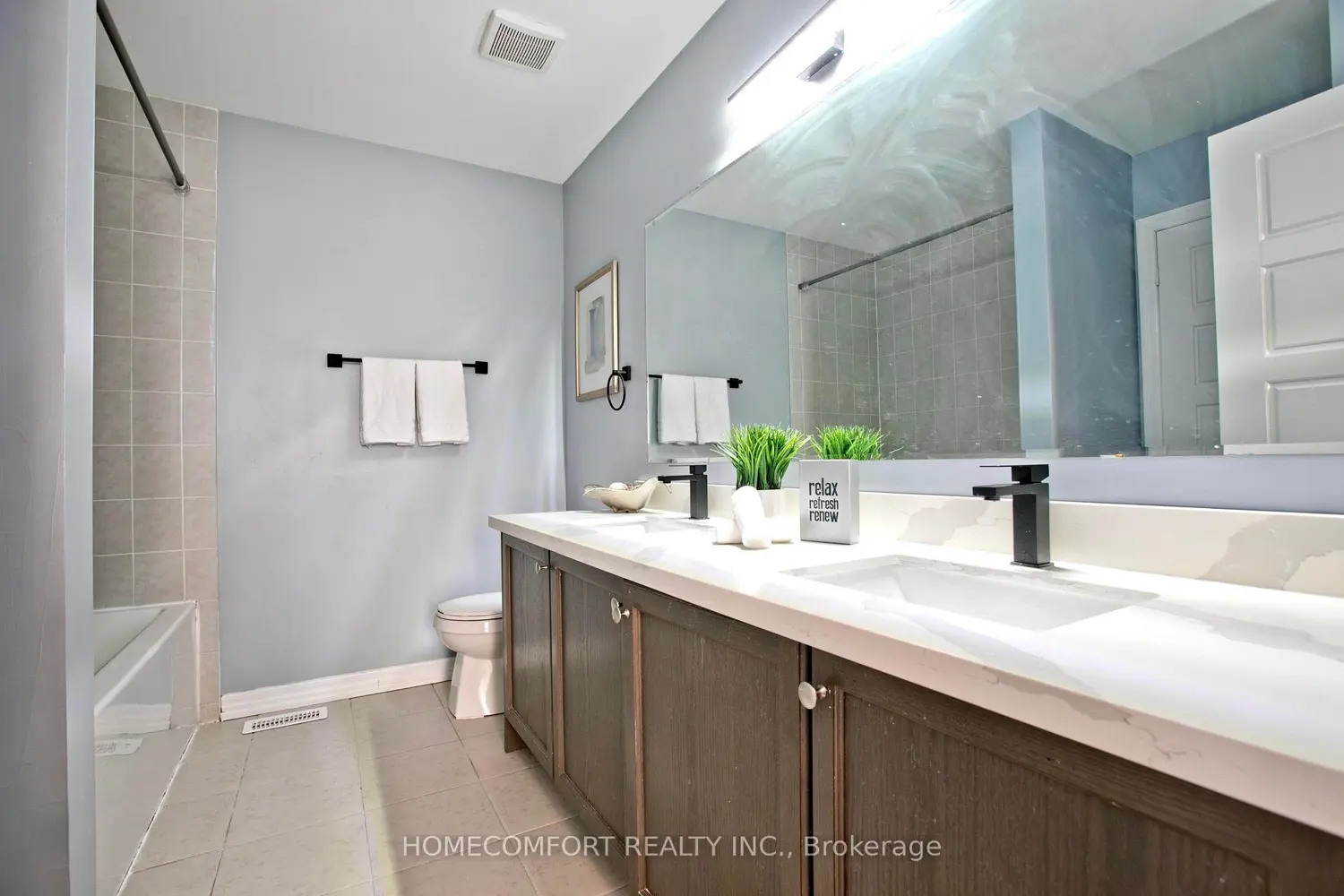 Additional image 19 of 42 Vantage Loop