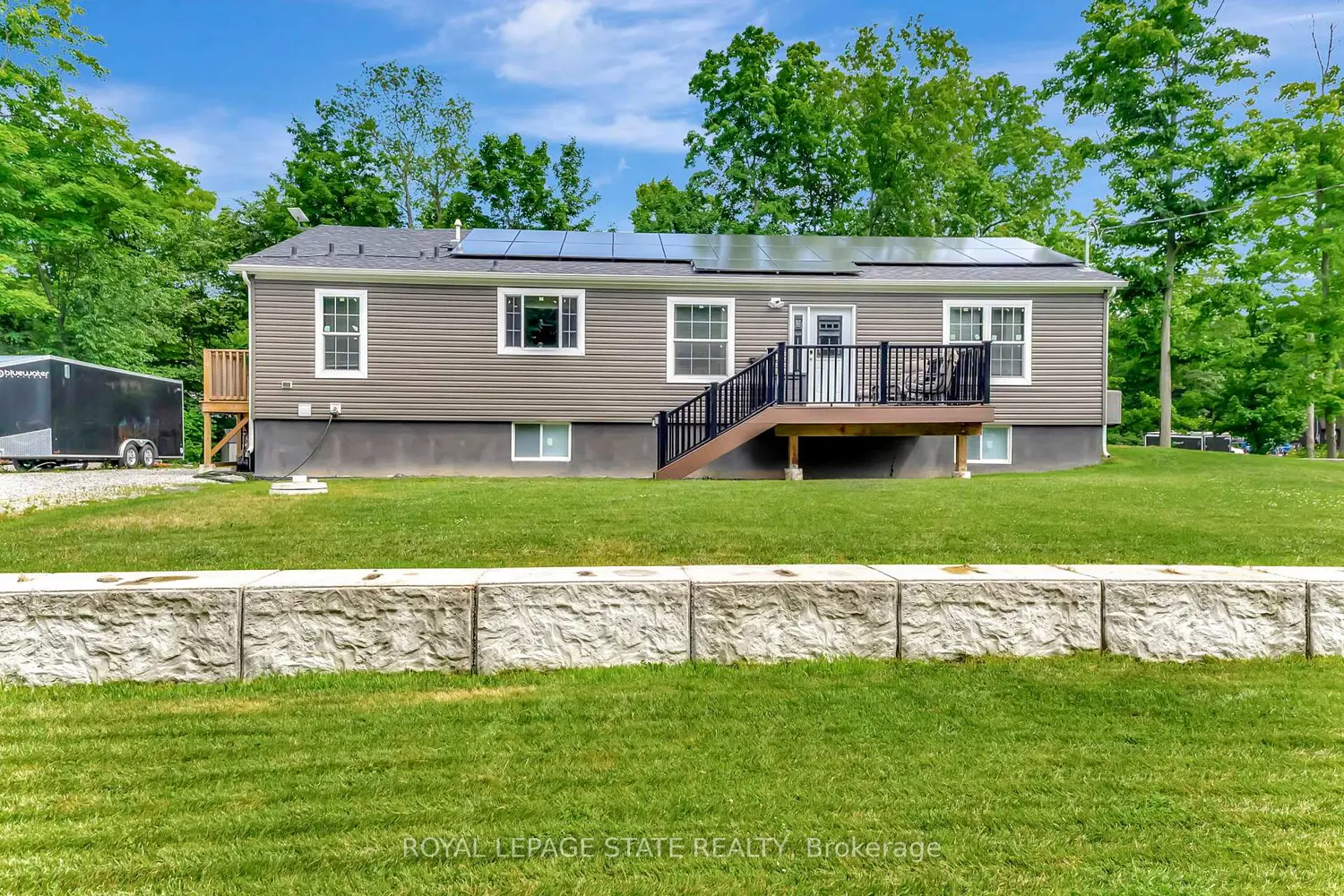 4881 Mapleview Crescent