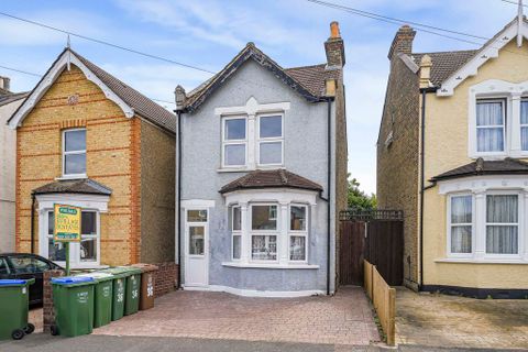 Clarence Crescent, Sidcup DA14