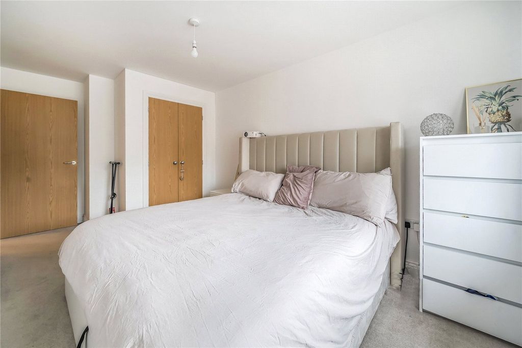 Additional image 9 of 2 bed flat for saleCarter Court, Hook, Hampshire RG27
